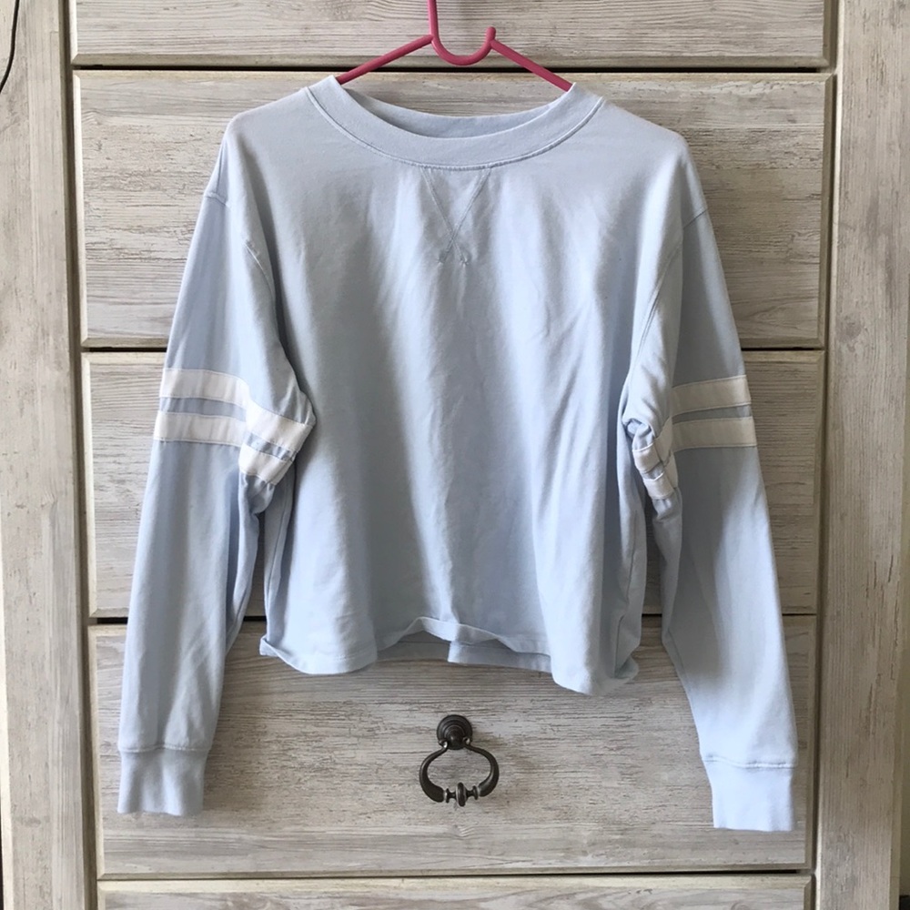 Pastel blue crop long sleeve shirt